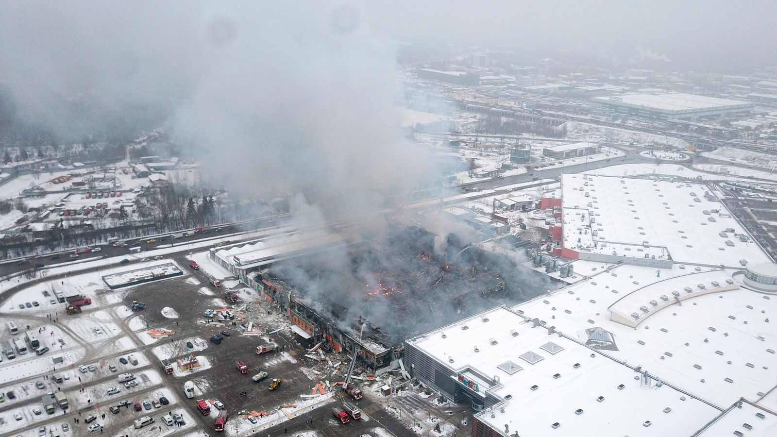 Fire engulfs Russian shopping centre near Moscow, killing at least one person