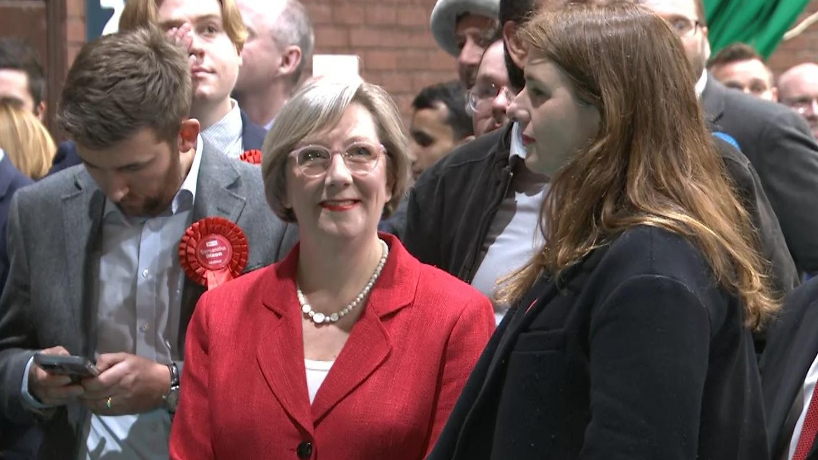 Labour's Samantha Dixon wins Chester by-election