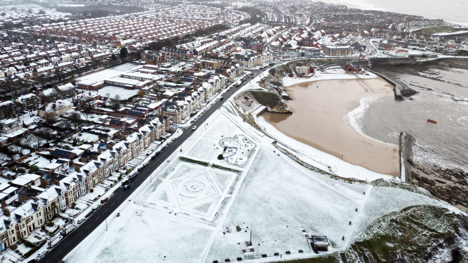 UK weather: Weekend set to bring snow for most of UK