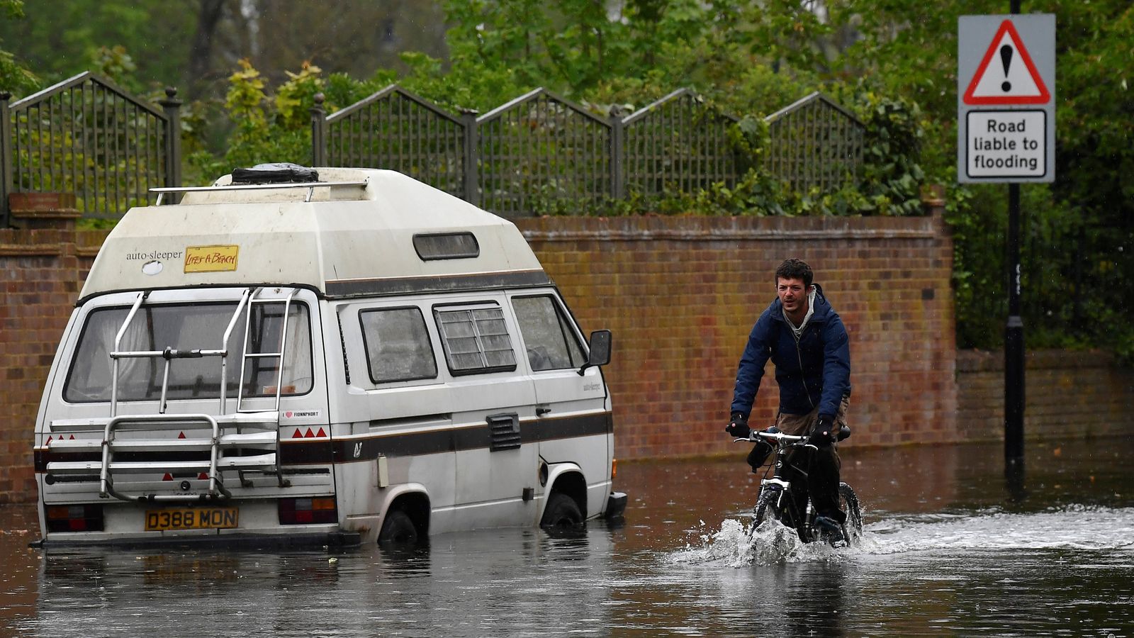 Uk Ill Prepared For Floods With Four Out Of Five People Unaware Of What To Do Says British 0308