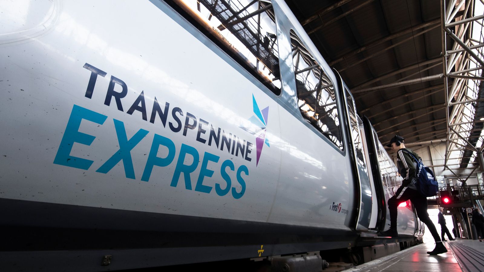 Operator pociągu TransPennine Express wydaje ostrzeżenie „nie podróżuj” |  Wiadomości z Wielkiej Brytanii