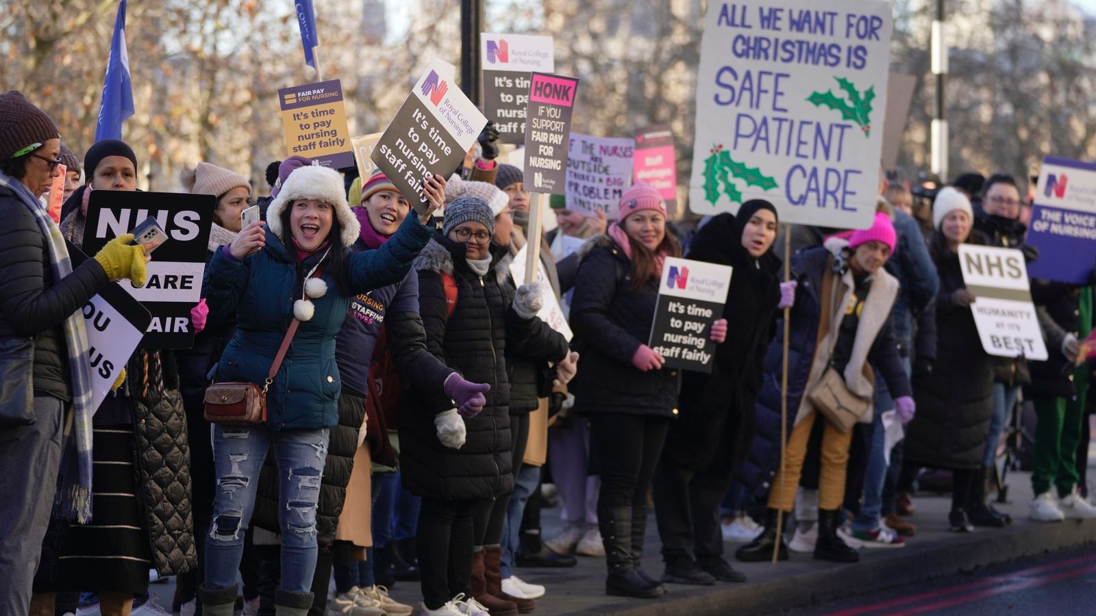 Nurses say they are open to calling off strikes if government discusses this year's pay - but ministers are refusing to