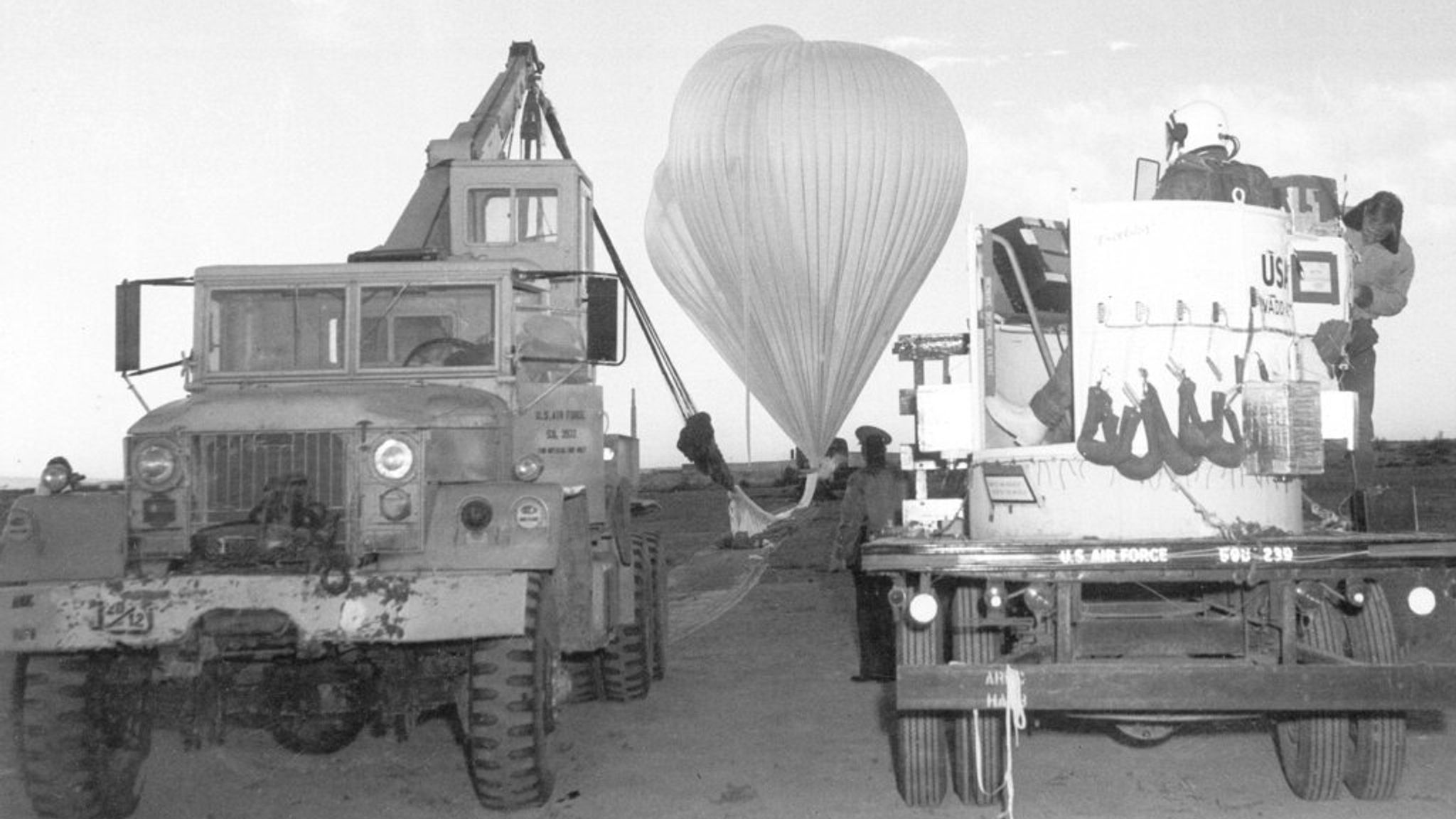 World record breaking US parachute jumper Joseph Kittinger dies aged 94