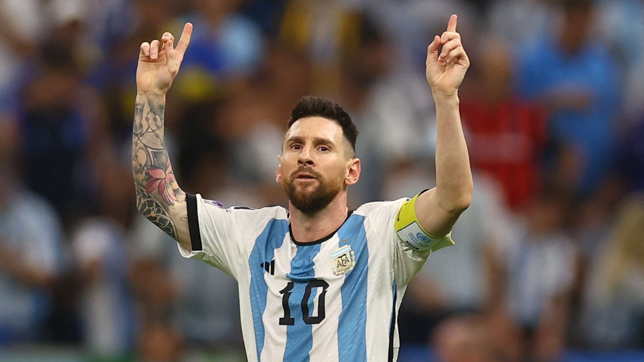 Lionel Messi Celebrates World Cup Win With Wife, Sons: Photos