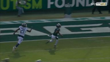 Hurts connects with Smith for early Eagles TD!