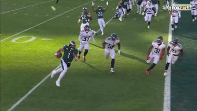 Hurts extends Eagles' lead with rapid rushing TD