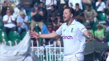'What a beauty!' - Jennings pulls off incredible catch