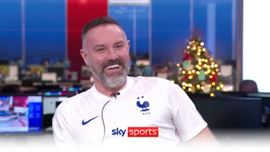 “哦，你在开玩笑……博伊德穿着法国球衣取笑英格兰球迷!