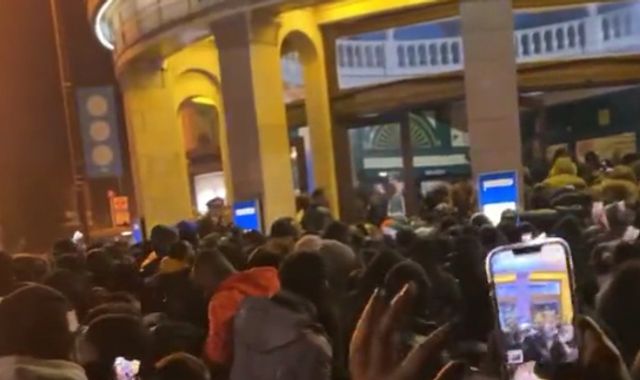 Four people in critical condition after fans break into Asake concert in Brixton - Vimarsana News
