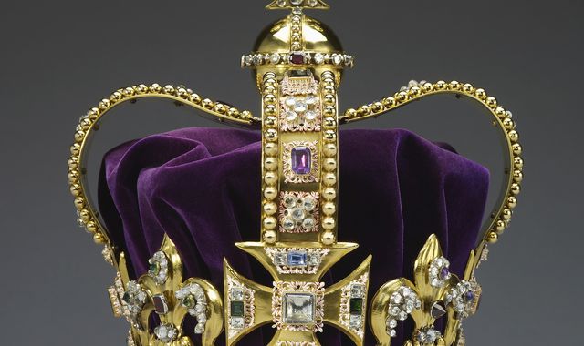 Crown secretly removed from Tower of London – for re-sizing ahead of King’s coronation – MKFM 106.3FM