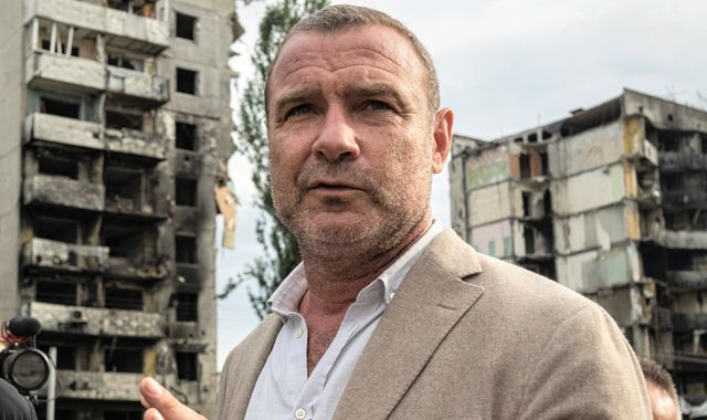 Liev Schreiber on his $1m fundraising for Ukraine: 'Doctors are carrying out open heart surgery by flashlight' - Vimarsana News