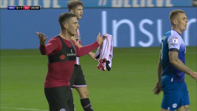 Ever seen this before?! | Ciaran Clark loses his shirt mid-match!