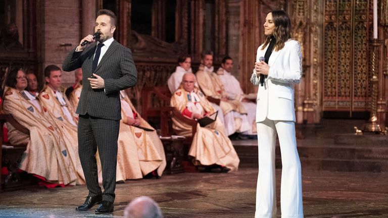  Alfie Boe and Melanie C perform during the &#39;Together at Christmas&#39; Carol Service at Westminster Abbey in London