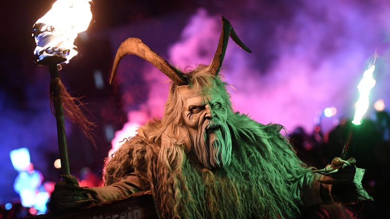 El Krampus tradicional se lleva a cabo en el pueblo de Biberwier.  Foto: Reuters