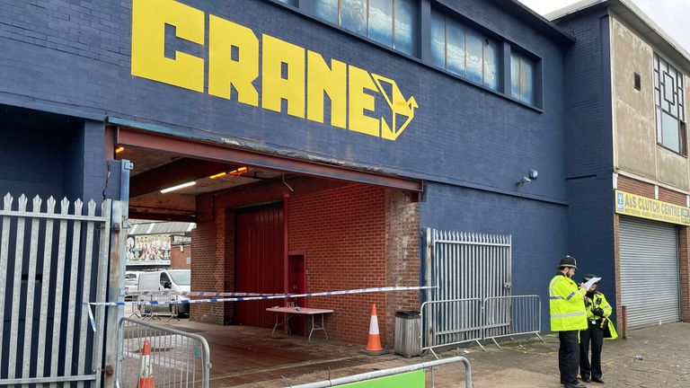 La police à l'extérieur de la discothèque Crane à Digbeth, Birmingham 