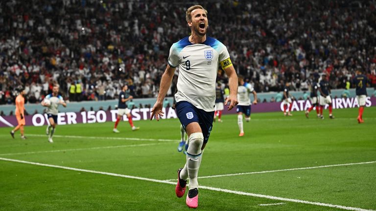 Soccer Football - FIFA World Cup Qatar 2022 - Quarter Final - England v France - Al Bayt Stadium, Al Khor, Qatar - December 10, 2022 England&#39;s Harry Kane celebrates scoring their first goal REUTERS/Dylan Martinez