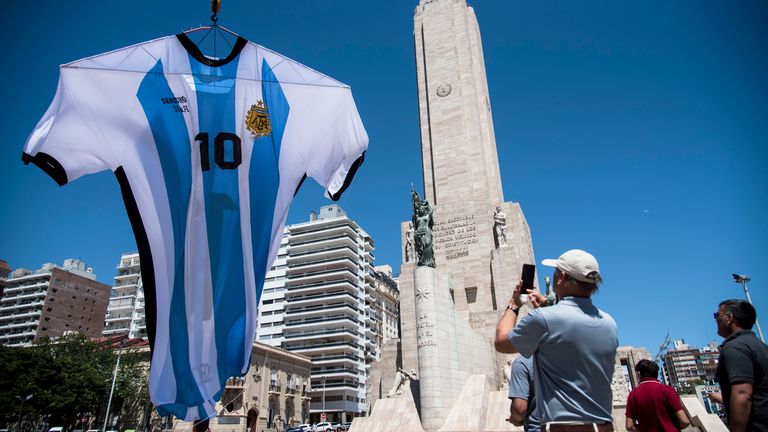 Giant Messi shirt honours Argentine captain