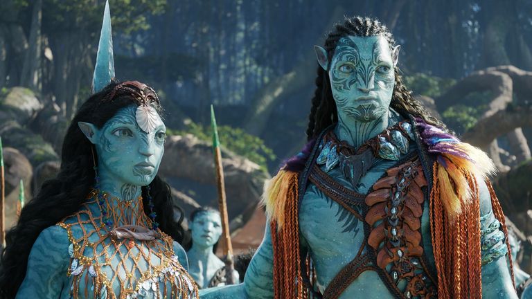 Kate Winslet (L) in Avatar. Pic: 20th Century Studios