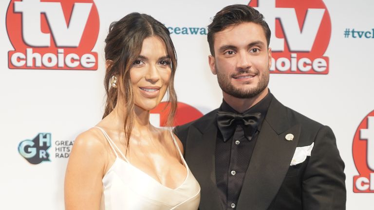 Love Island 2022 Winners Ekin-Su Culculoglu and Davide Sanclimenti