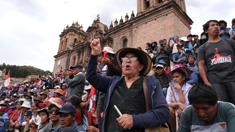 Protesters gather as the government declares a nationwide state of emergency following a week of protests sparked by the ouster of former President Pedro Castillo in Cuzco, Peru December 14, 2022. REUTERS/Alejandra Orosco NO SALES.  NO ARCHIVES