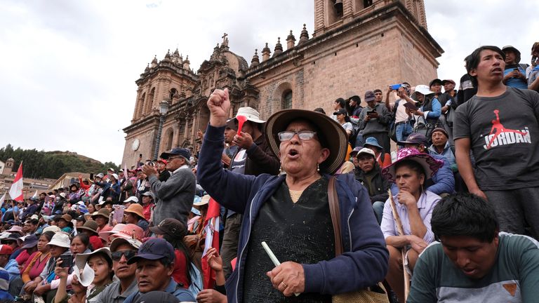 Protesters gather as the government declares a nationwide state of emergency, after a week of protests sparked by the ouster of former President Pedro Castillo, in Cuzco, Peru December 14, 2022. REUTERS/Alejandra Orosco NO SALE.  NO STORAGE