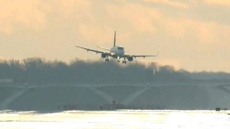 Plane wobbles and aborts landing in Virginia