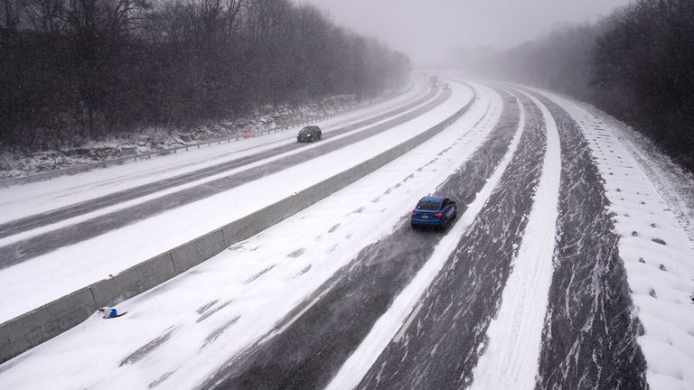 Vehicles travel along Interstate 44 as snow begins to fall and temperatures drop Thursday, Dec. 22, 2022, in St. Louis
PIC:AP