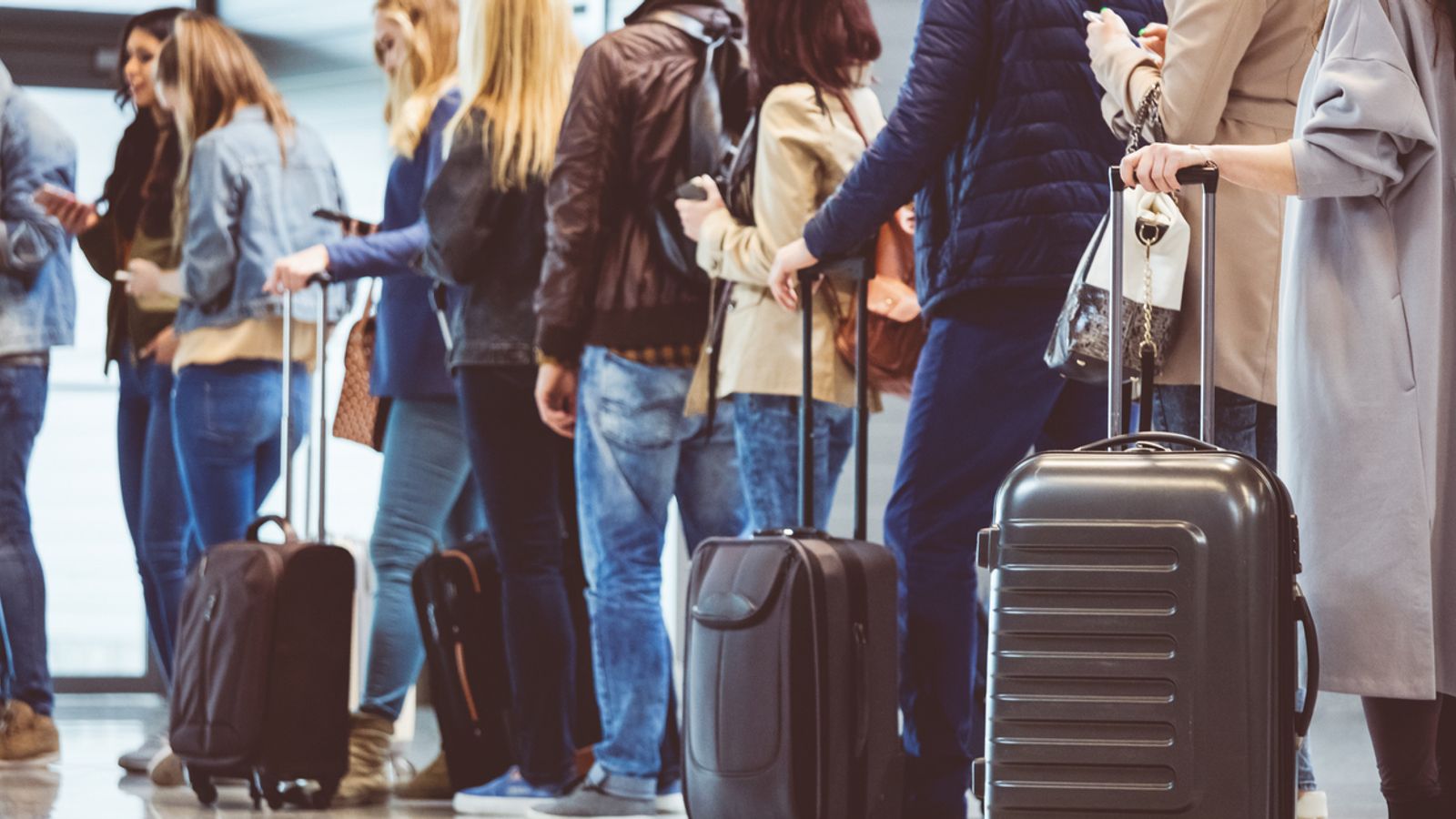 Flybe: Jakie prawa przysługują pasażerom w przypadku odwołania lotów przez upadłą linię lotniczą?  |  Nowości z podróży