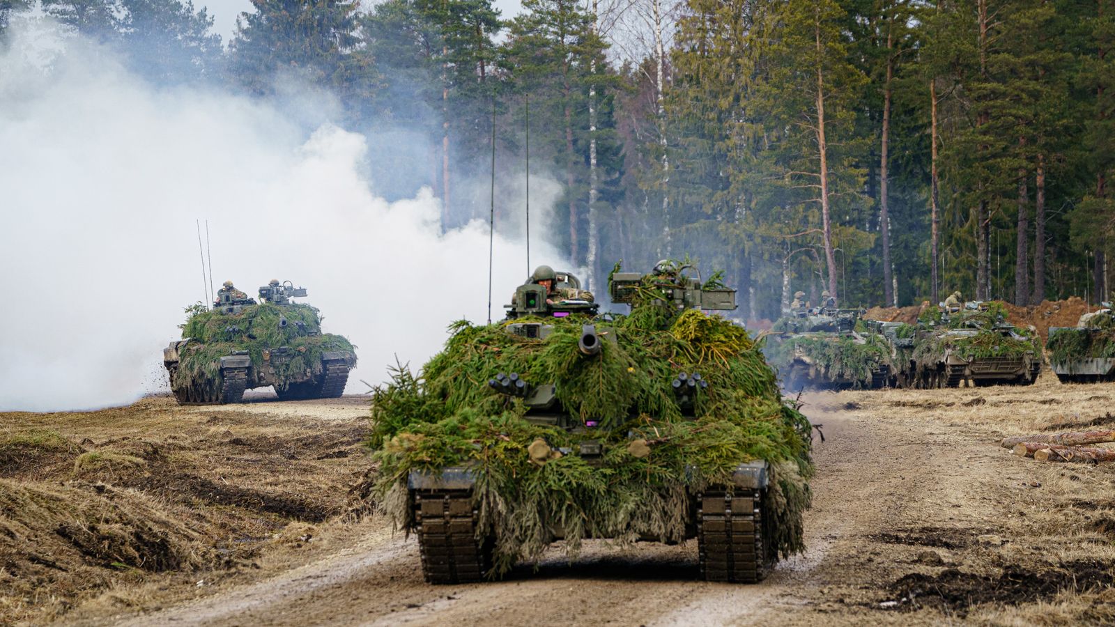 UK to send Challenger 2 tanks to Ukraine, Number 10 confirms