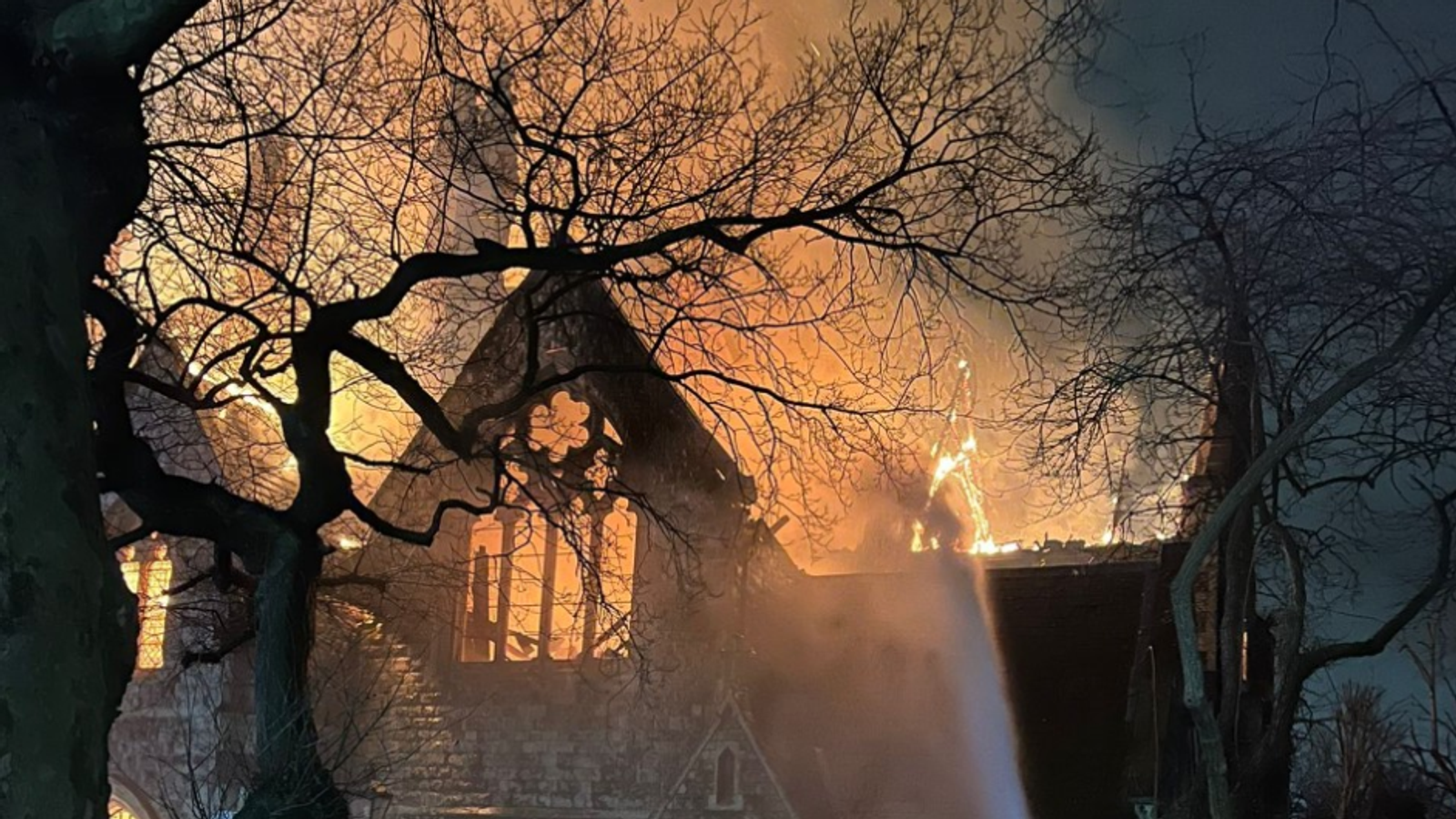 Fire destroys heritage-listed church in London | UK News