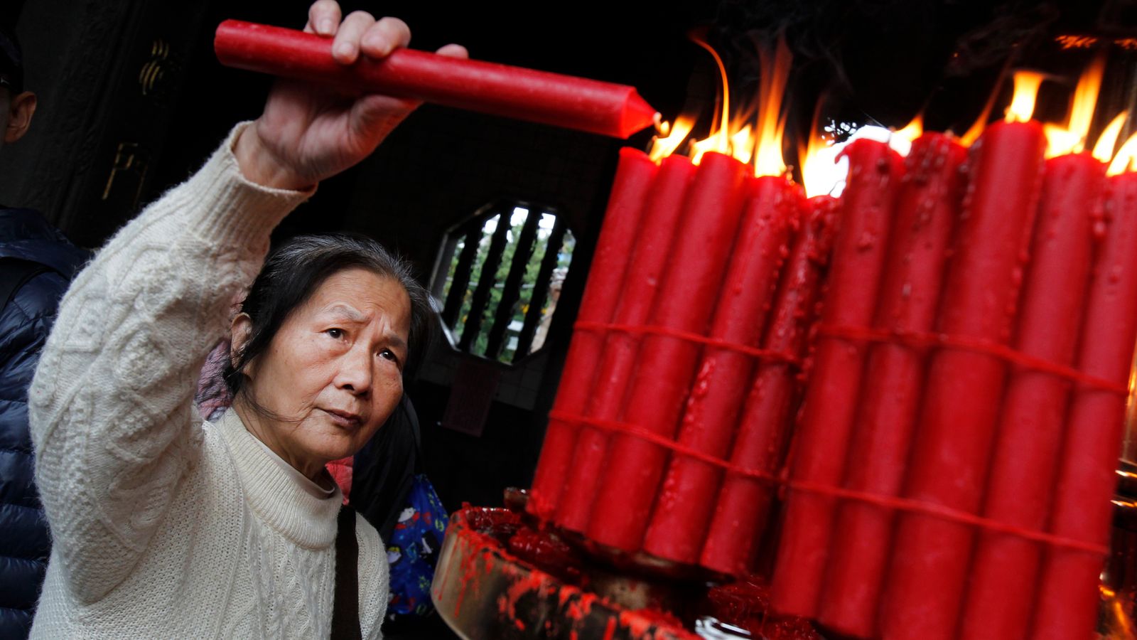 what does paper represent during chinese new years