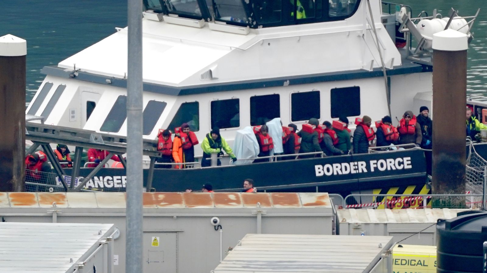 Around 500 migrants crossed Channel to UK today