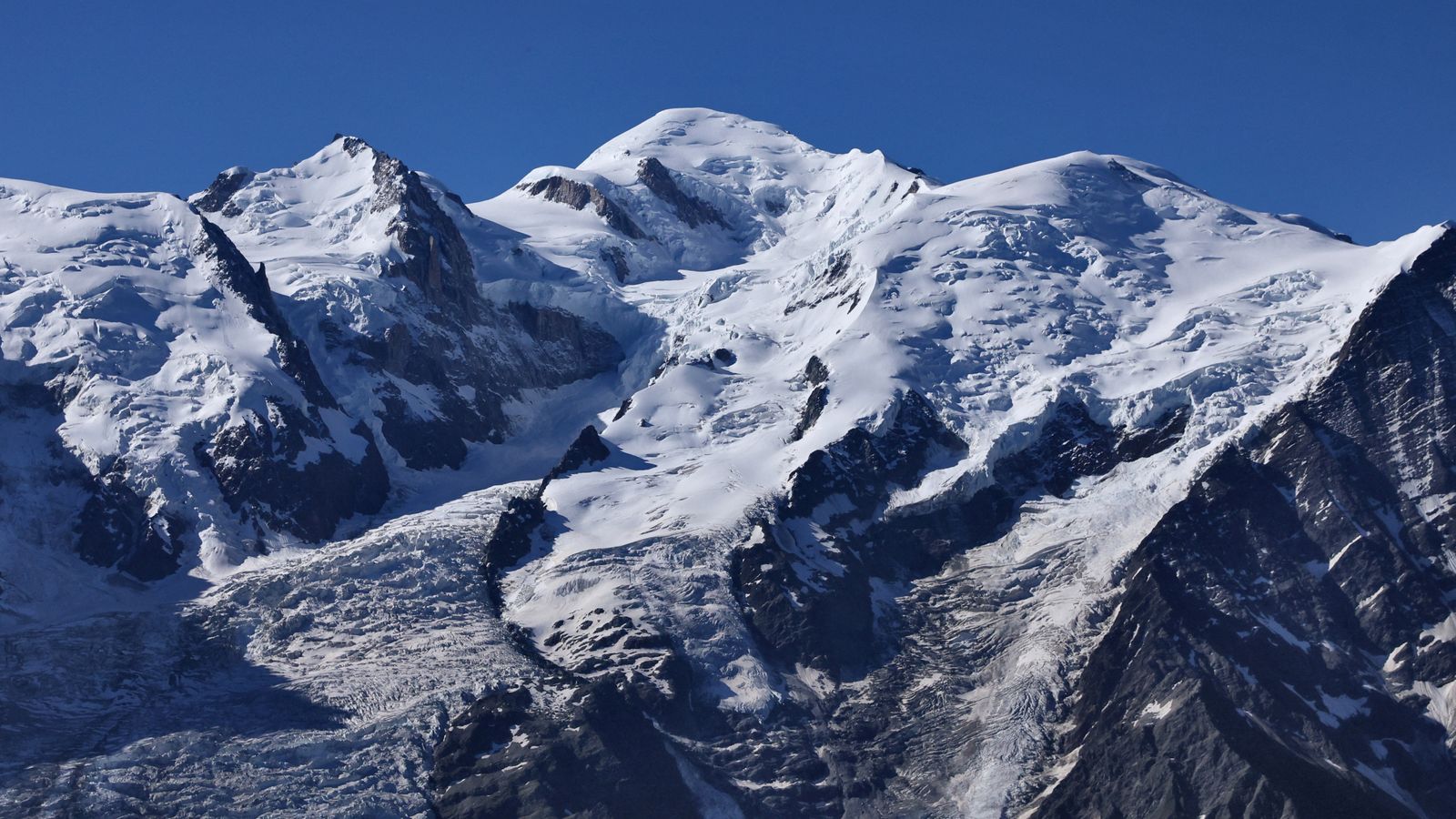 British woman dies in avalanche in French Alps