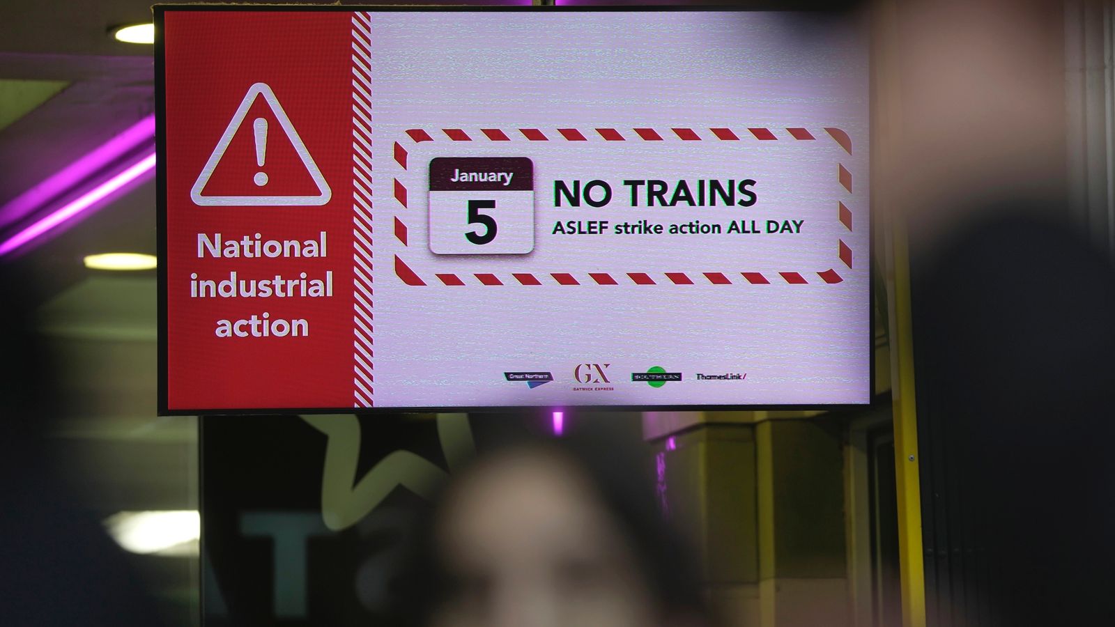 Bahnstreiks eskalieren, als die Fahrer beginnen, das Haus zu verlassen – und in einigen Gebieten wird es überhaupt keine Züge geben |  UK-Nachrichten