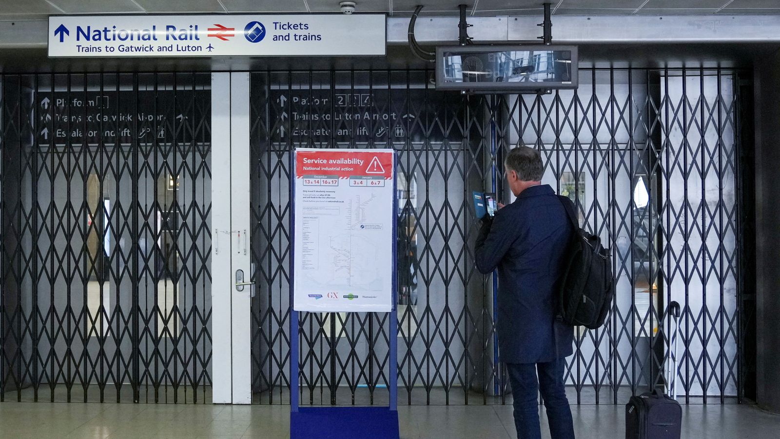 Osoby dojeżdżające do pracy dotknięte pięciodniowym strajkiem kolejowym w obawie, że miliony Brytyjczyków mogą na dobre opuścić pociągi |  Wiadomości z Wielkiej Brytanii