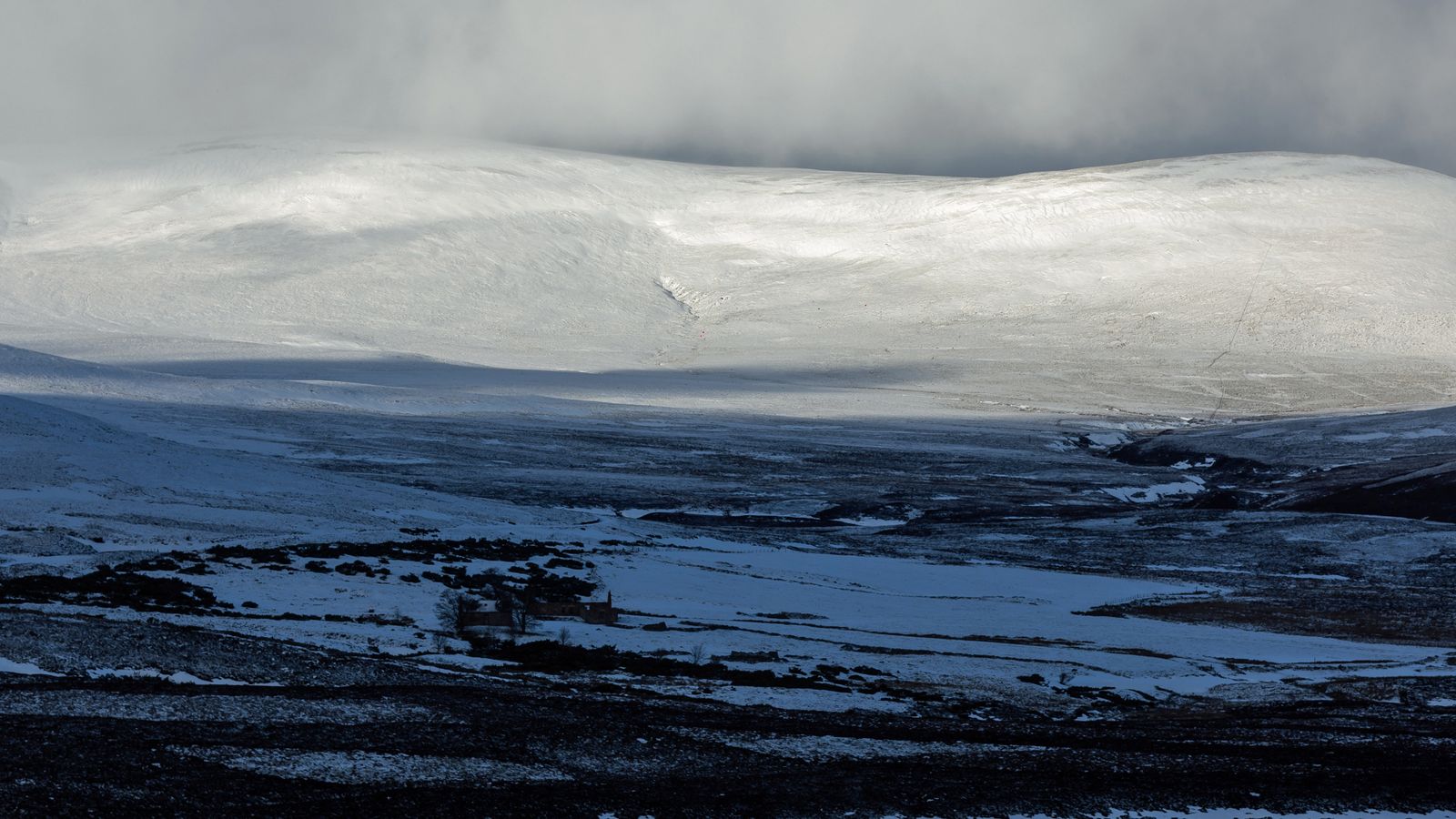UK weather: Warnings of snow, ice and flooding after cold snap moves in ...