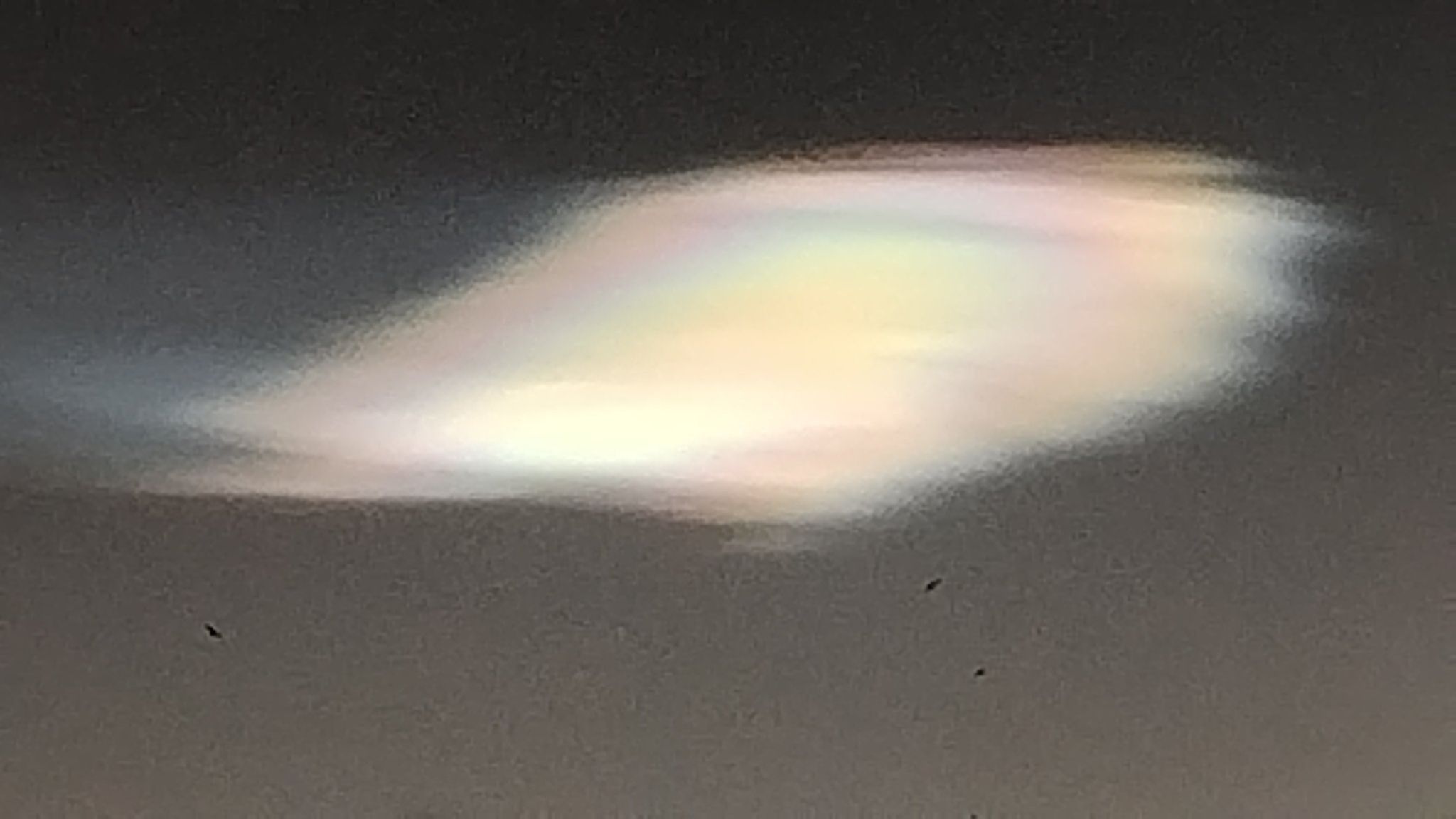 Sky Gazers Spot Rare And Vivid Mother Of Pearl Cloud In Scotland Uk