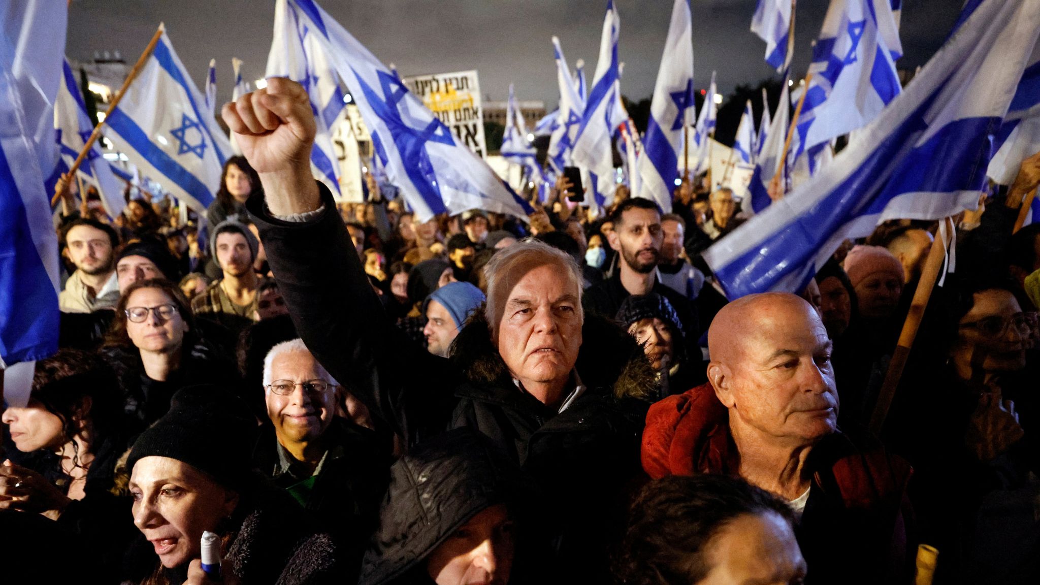 skynews-israel-protest-against-netanyahu_6024288.jpg