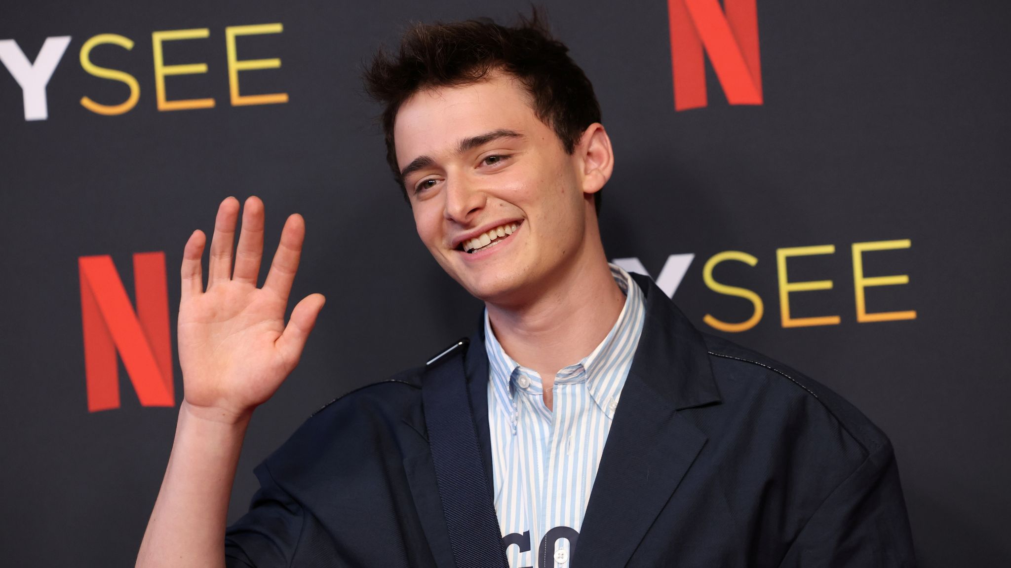 Noah Schnapp, astro de Stranger Things, se assume gay em vídeo