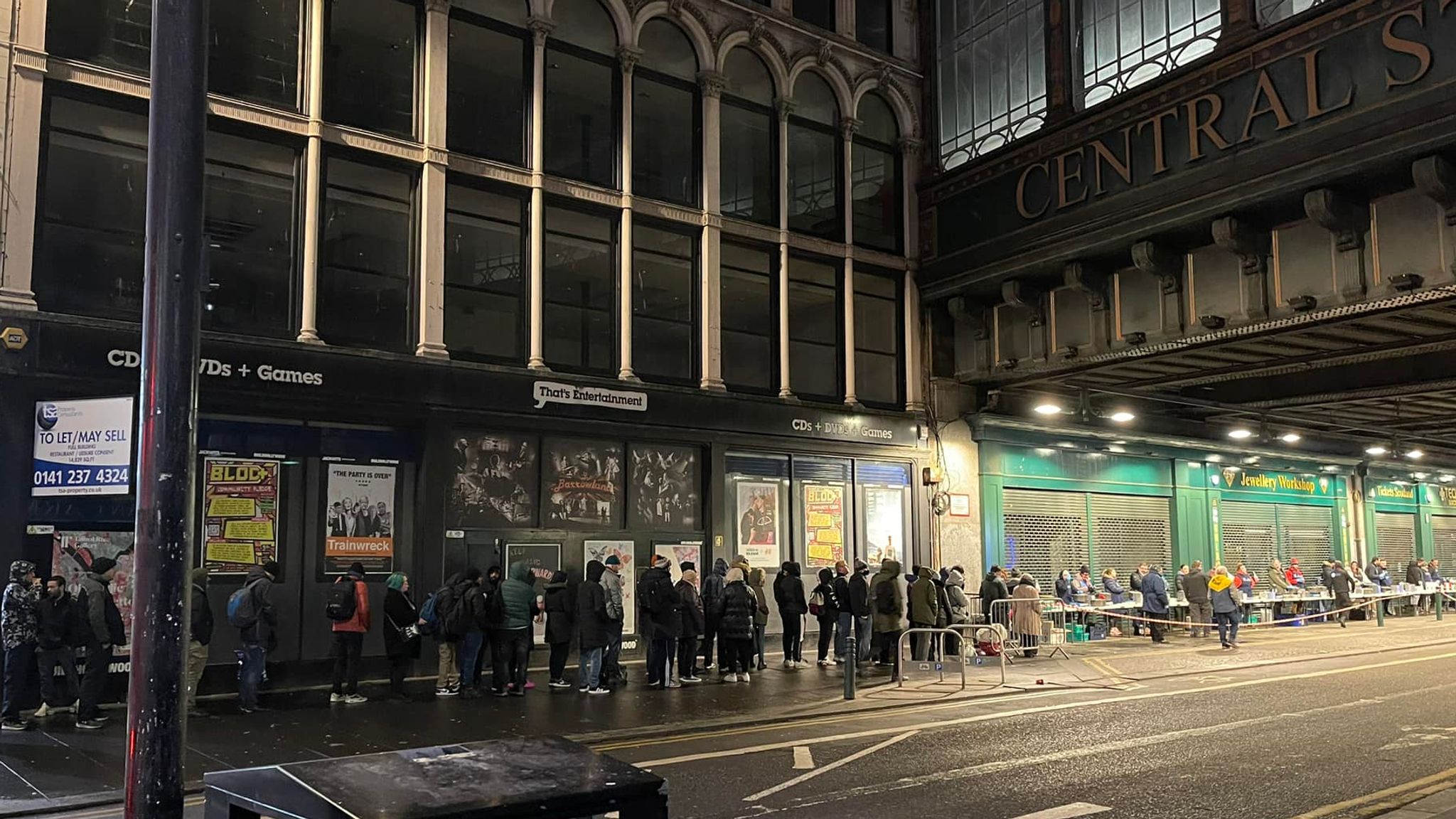 Children As Young As Three Queueing For Food At Night Soup Kitchen In   Skynews Scotland Homeless Project Scotland 6033823 