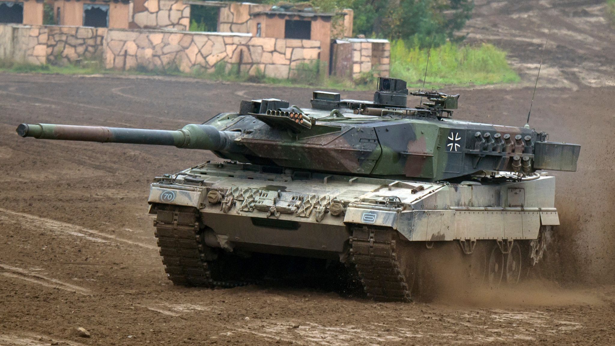 Ukraine war: Will German tanks be enough to deter Vladimir Putin ...