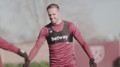 Ings trains with West Ham after move from Aston Villa