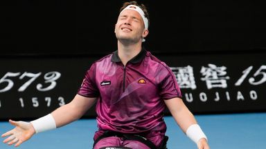 Hewett claims Aus Open title | 'The team have champagne upstairs...'