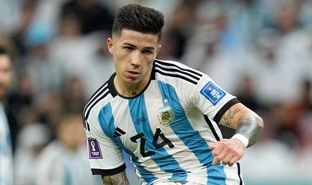 Enzo Fernandez: Chelsea sign Argentina star for £106.8m, the biggest-ever British transfer fee - Vimarsana News