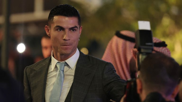     Al Nasr unveiled Cristiano Ronaldo's new contract.
