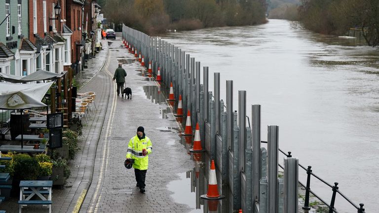 PAbest Flood defences are installed in Bewdley, Worcestershire, after persistent rain resulted in flood warnings along the river Severn. The Met Office has issued warnings for heavy rains and floods, falling heaviest in western areas but causing wet and windy conditions all over the country. Picture date: Tuesday January 10, 2023.