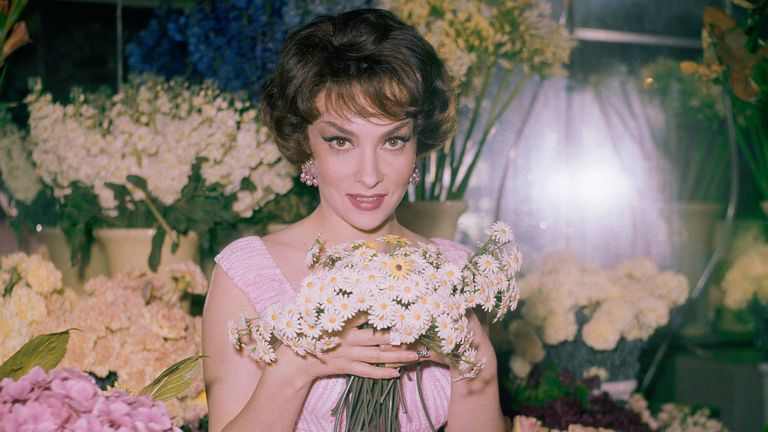 Lollobrigida at the Beverly Hills hotel in Los Angeles in 1959. Pic: AP