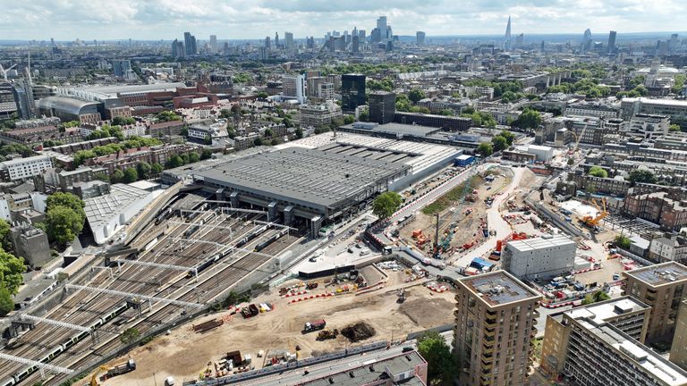 Una imagen de volante de agosto de 2022 emitida por HS2 de una vista aérea del sitio de construcción de la terminal HS2 Euston en Londres. 