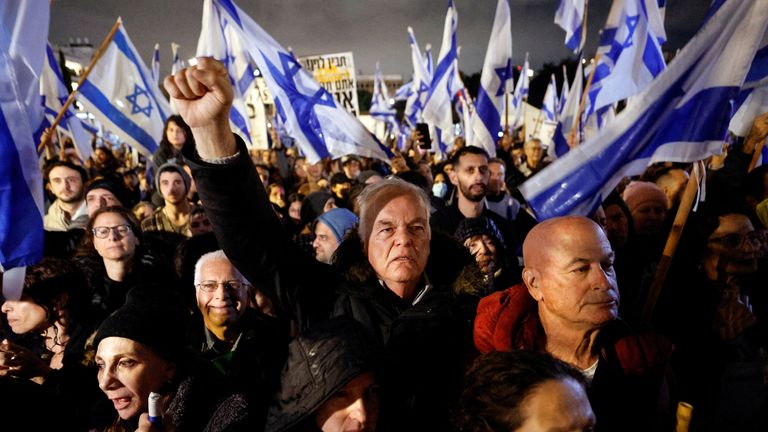 Israelis protest against Prime Minister Benjamin Netanyahu&#39;s new right-wing coalition and its proposed judicial reforms to reduce powers of the Supreme Court in a main square in Tel Aviv, Israel January 14, 2023. REUTERS/ Amir Cohen