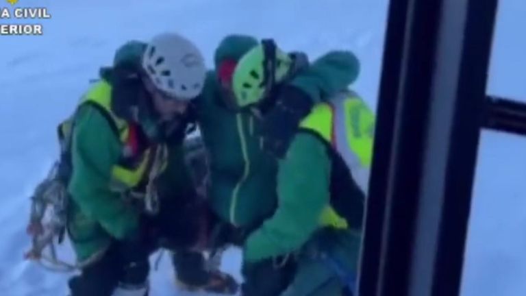 Climbers rescued in Serra Nevada mountains